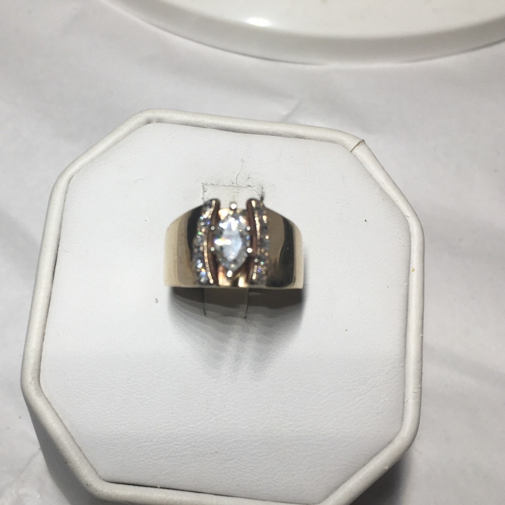 14K  gold diamonds engagement ring